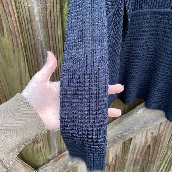 Giorgio Armani Textured Navy Lightweight Stretch Knit Drapey Cardigan Sweater - Picture 2 of 8